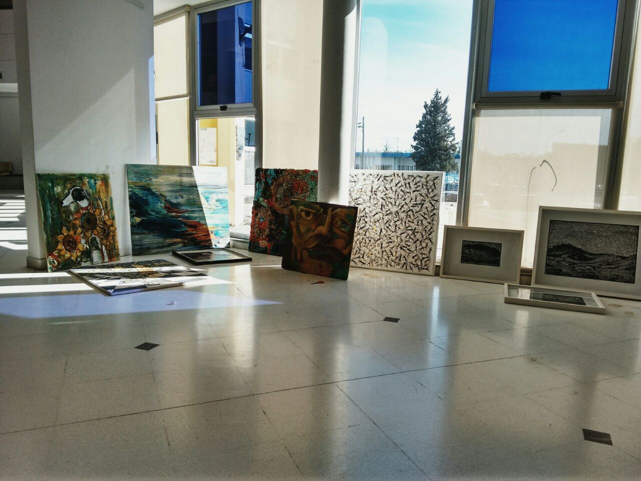 Más de 130 piezas artísticas se presentaron para participar en el Salón Provincial de Artes Plásticas 2016.-