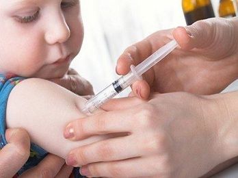 Convocan a embarazadas y niños a vacunarse contra la Gripe antes de la llegada del Invierno
