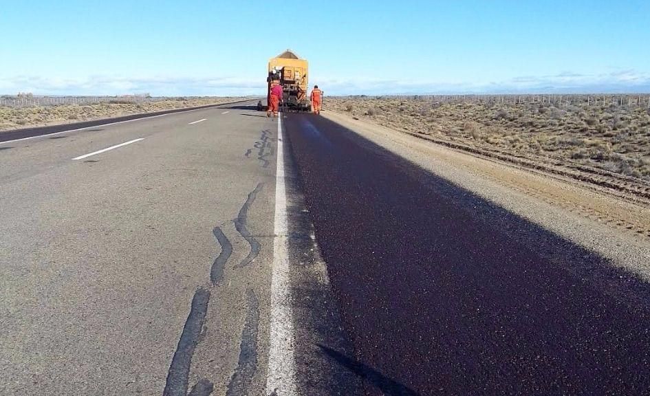 Avanza en la repavimentación de la ruta Nº 56.