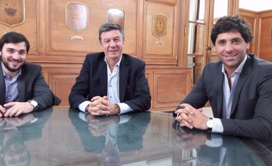 El precandidato a diputado nacional por Cambiemos, Menna, de Chubut se reunió con Ministro de Economía de Nación.