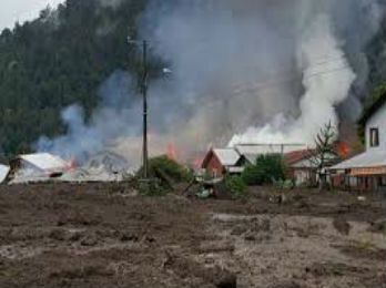 Arcioni puso a disposición los recursos y la ayuda necesaria por el alud en el sur de Chile.