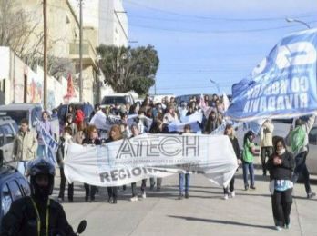 Los docentes de Comodoro se concentran en SEROS
