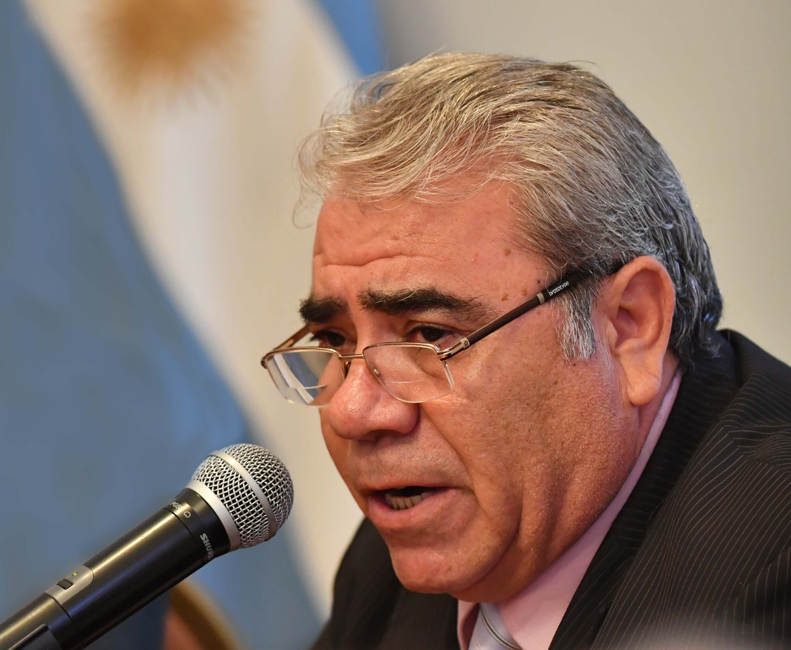 El gobierno convoco a gremios para una “mesa de diálogo”