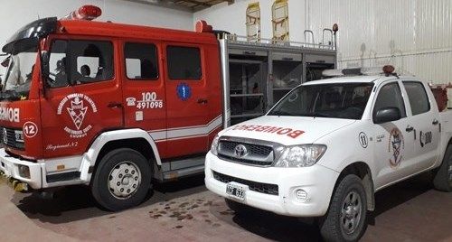 Bomberos de Gobernador Costa adquirieron nuevos móviles.