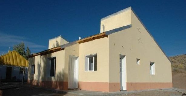 Personal del Instituto Provincial de la Vivienda visitan la localidad.