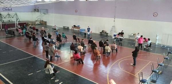 Comienza la campaña de vacunacion contra el Covid - 19 en Senguer.