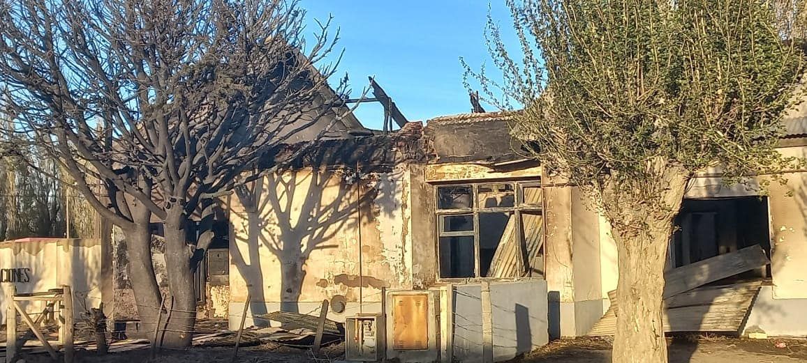 Un incendio destruyó por completo el Correo Argentino de Alto Río Senguer.