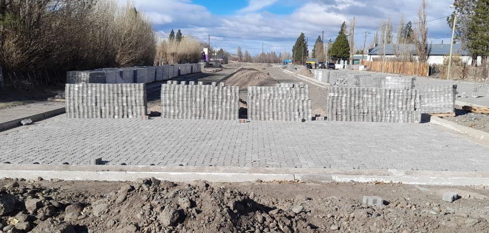 Varias localidades de la región recibieron adoquines